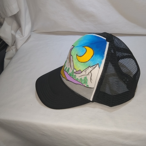 Custom painted hat - Picture 5 of 7